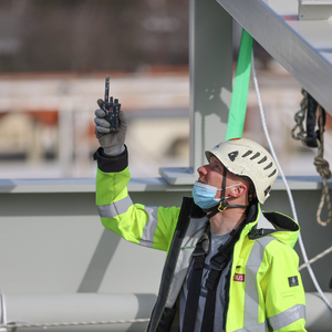 Professionnel Altius lors d'une vigie d'opération de travail en hauteur