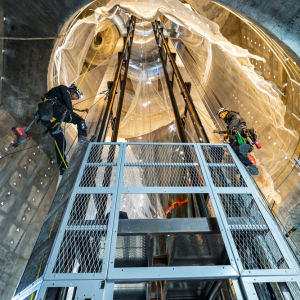Professionnel sur corde pour travaux en hauteur