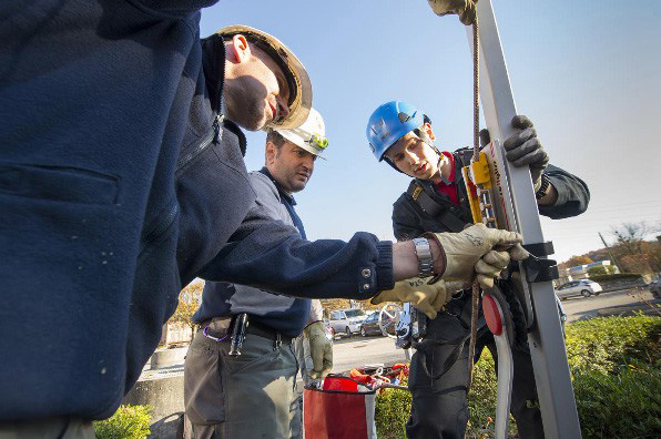 Point d'ancrage sur charpente métallique pour maintenance machine