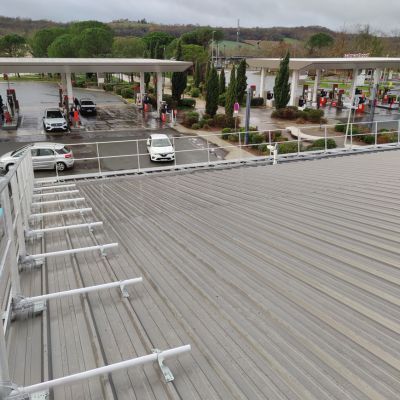 garde-corps-installation-toiture-aire-autoroute-agen