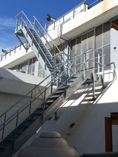 Escalier d'accès en toiture